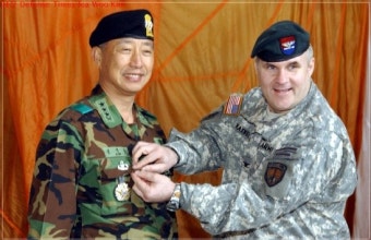특전사 한미 합동 강하훈련.
