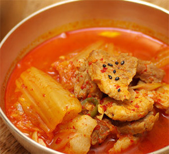 [한식]일찬의 만찬! 앞다리살 김치찌개 by 미상유
