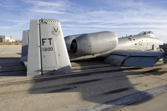 동체착륙에 성공한 미공군 A-10 Thunderbolt II 공격기