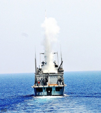 ESSM 미사일을 발사하는 그리스해군 프리깃함