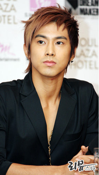 유노윤호 대시 12세 연상 여자연예인은누구 고백발언이슈