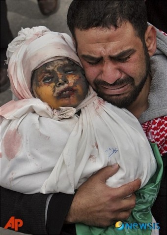 이 죽음, 이 눈물 어떻게 보상받나  이스라엘 하마스 공습
