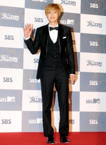 한류스타 김현중 타이완 팬미팅 티켓가격이 20만원이라고합니다..