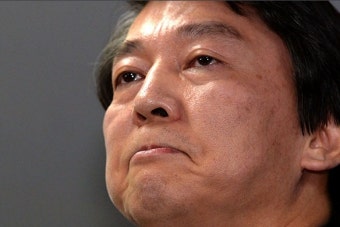 안철수 사퇴, 아마추어 정치인의 치기?