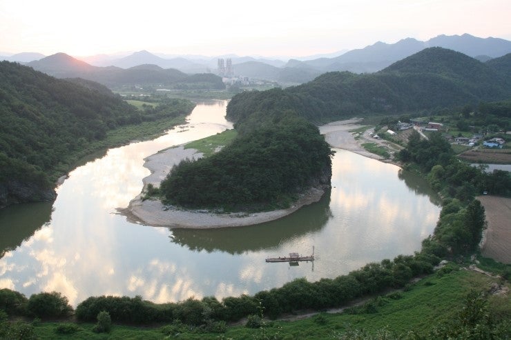 동강 한반도 전경