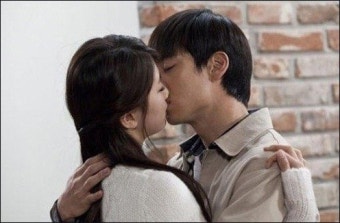 영화 건축학개론 수지 이제훈 키스신 미공개사진