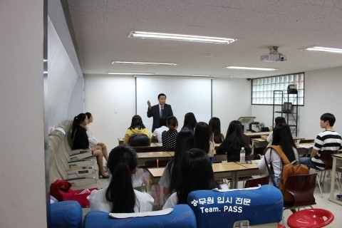 놀면 뭐하니?, 인천공항 일일 직원으로 취업한 유재석과 멤버들의 노동 어드벤처描.