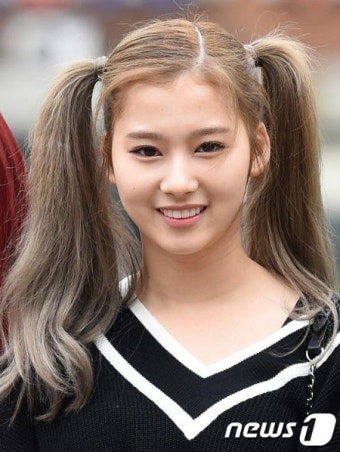 트와이스 사나