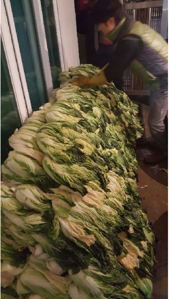 허리가 뻐근