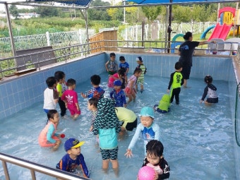 폭염속의 시원한 물놀이