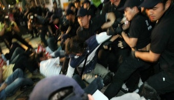 [시민들에게 폭행 연행 ..진중권포함] 투쟁의 6월 1일 새벽 모습입니다