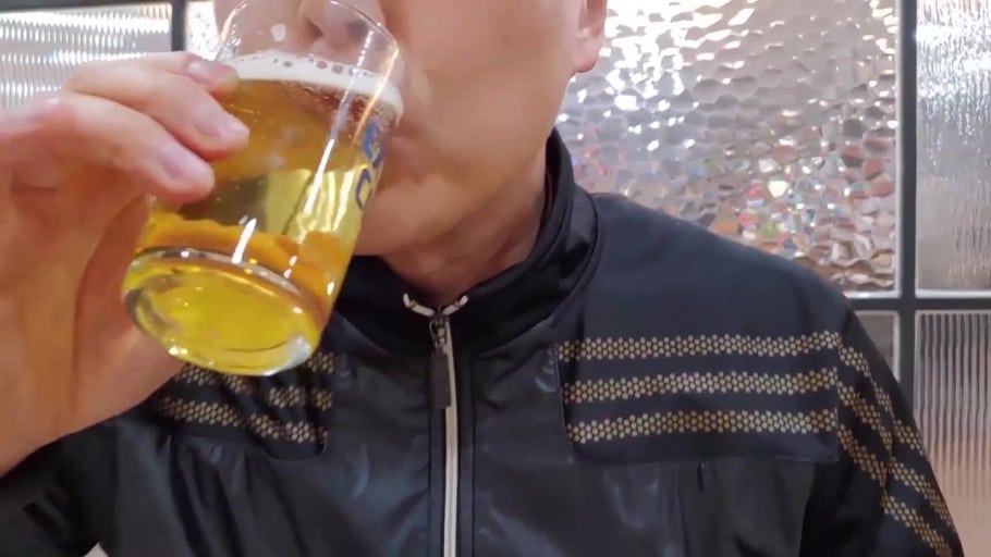 6. 벌칙단계 : 벌칙 당첨자는 게임에 사용했던 소맥을 시원하게 원샷한다.