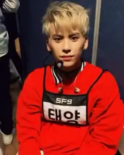 SF9 유태양, 두산베어스와의 경기에서 시구자로 등판 기쁨 표현