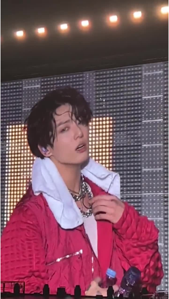 BTS 방탄소년단 정국 - 3일차 라스베가스 콘서트 새로운 머리 오프닝 멘트 한장면 ㅠㅠ (Permission to Dance 퍼미션 투 댄스 온 스테이지)