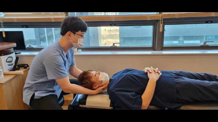스트레이 키즈 필릭스, 교통사고로 신경 눌림 확인…팬미팅 불참, 치료 중(83자)
