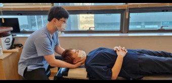 스트레이 키즈 필릭스, 교통사고로 신경 눌림 확인…팬미팅 불참, 치료 중(83자)