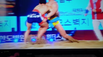 <2024설날장사씨름대회>태백장사결정전에서 울주군청 소속의 이광석장사가 태백장사에 등극~!!