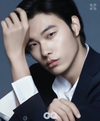배우 류준열 넷플릭스 신작 '더 에이트 쇼': 한재림 감독과 류준열, 논란 속에서 피어나는 예술적 동맹! 논란의 중심에서 류준열이 보여준 연기력!