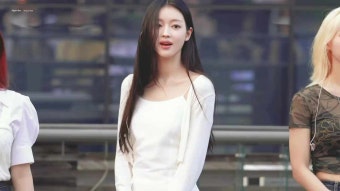 240824 오마이걸 유아 'Classified' 한강 버스킹