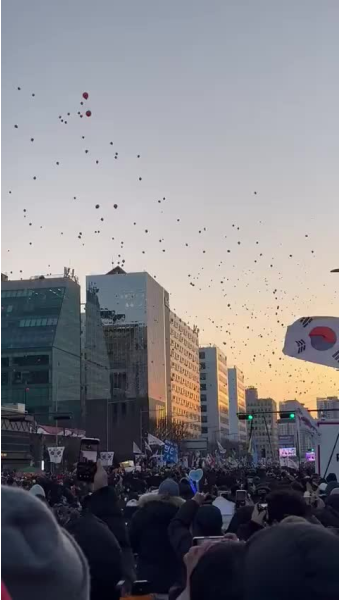 윤석열 대통령 탄핵 가결 + 여의도 상황 + 연예인 반응