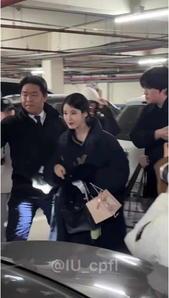 250224 아이유 <가요무대> 출근&퇴근길 프리뷰/직찍 사진/영상 모음 (드라마 '폭싹 속았수다' 홍보 활동 (+ 박보검) 동반 출연/듀엣곡 부른다!!)