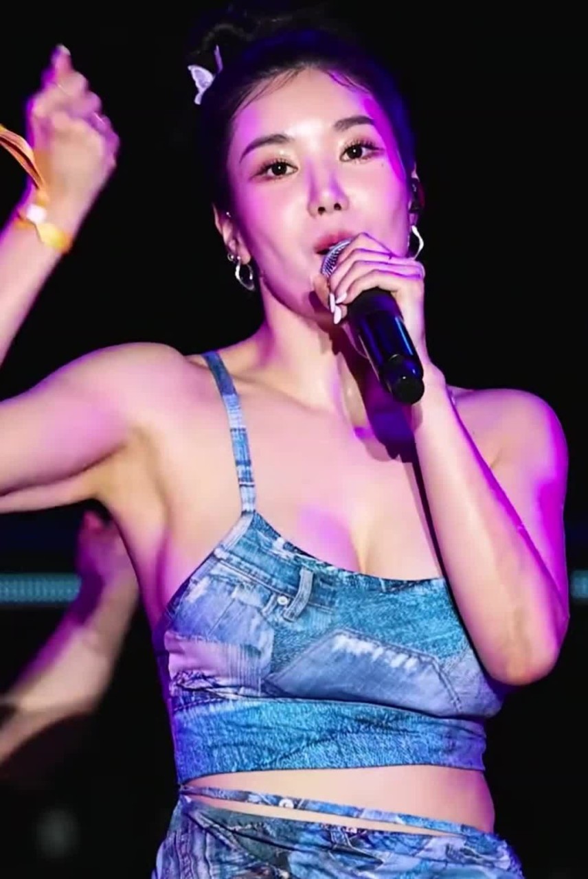 가수 권은비, 새 디지털 싱글 헬로 스트레인저 예고! 팬들 속설 화제 발산