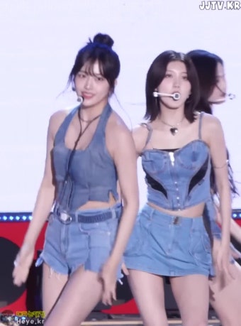 청홀터넥 민소매 청반바지 아이브 안유진