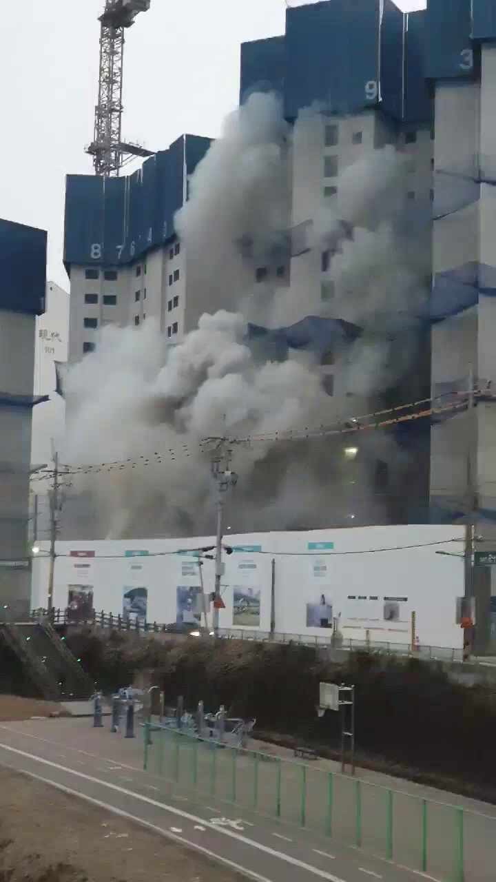광명시 아파트 주차장 화재로 3명 심정지, 2명 중상…시민들에 경각심 요망
