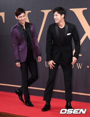 [사진]동방신기, '미소와 함께 컴백'