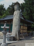 은근한 미소의 진천 용화사 석불입상