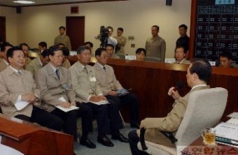 김대통령,중앙재해대책본부 방문