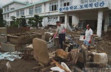 학교기능 잃은 태풍 피해학교