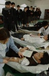 집단 헌혈하는 야탑고등학교 학생들