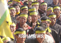 근심어린 농민들
