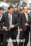 동교동 방문하는 전직 장관들