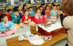 차는 이렇게 따르는 거야