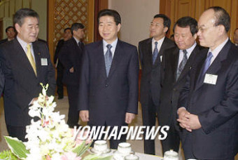 노대통령,시.도지사와 오찬