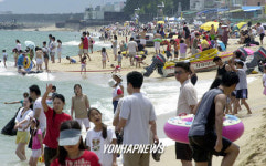 개장 후 첫 휴일 맞은 경포