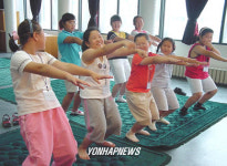 살과 전쟁 벌이는 초등생들