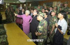 국회의원 병영시설 방문