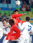 청소년 축구 슬로바키아 공중볼 다툼 4일 수원월드컵경기장에서 열린 수원컵 국제청
