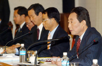 고총리 정보화추진위원회 전체회의 주재.