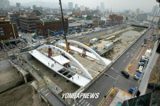 청계천8가 비우교에 첨단 교량바닥판 시공