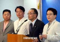 국회개혁특위 진행 상황 설명하는 박재완의원