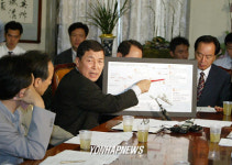 설명하는 황진하의원