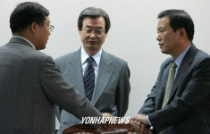 대책 논의하는 LG칼텍스정유 사측