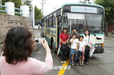 폐차 직전 `겨울연가 시내버스 인기