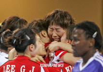 결승진출 기뻐하는 여자핸드볼 선수들