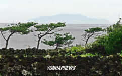 제주서 본 전라남도 여서도.