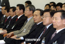 국정감사에 출석한 대통령비서실 간부들